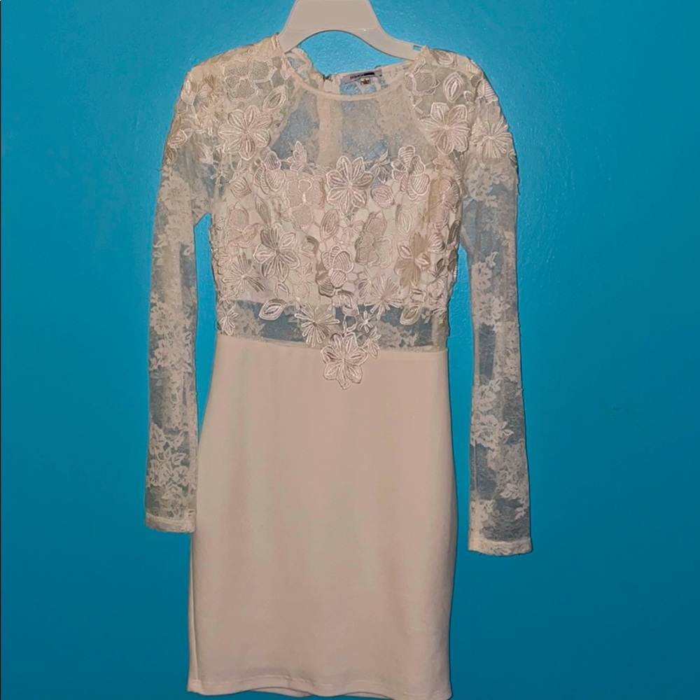 White lace dress never worn